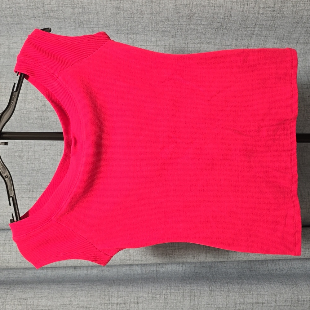 Evolutionary Vibrant Pink‎ Ribbed Cap Sleeve Cropped Tank Top Size Large NWT